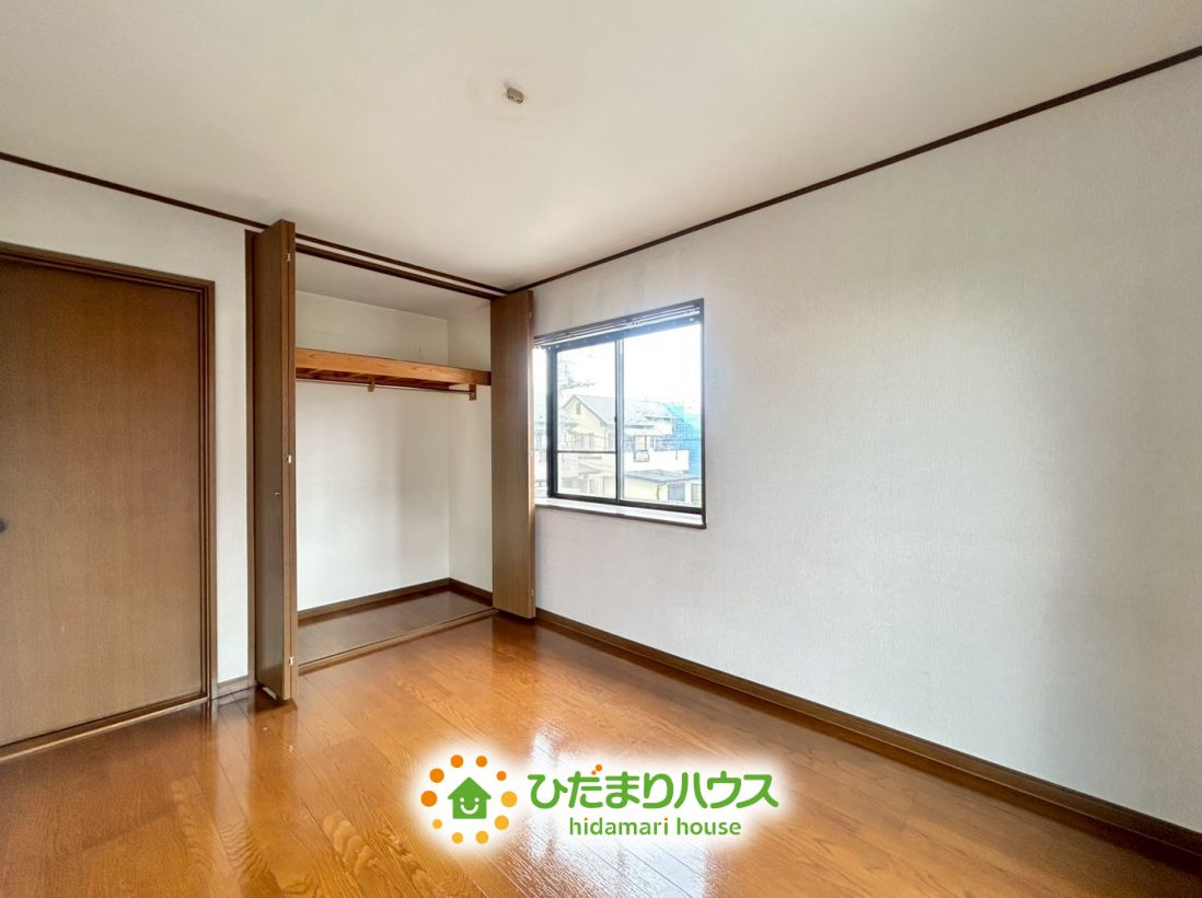 加須市向古河　中古一戸建ての収納|ハンガーパイプのある収納で、お洋服もしっかり片付きます！