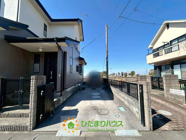 加須市向古河　中古一戸建ての駐車場|縦列駐車2台可能です！