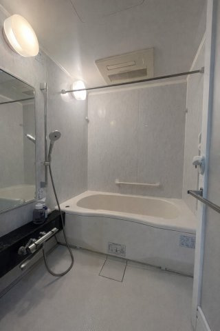 広々ルーフバルコニー／３方角住戸／D'クラウディア瀬谷の浴室