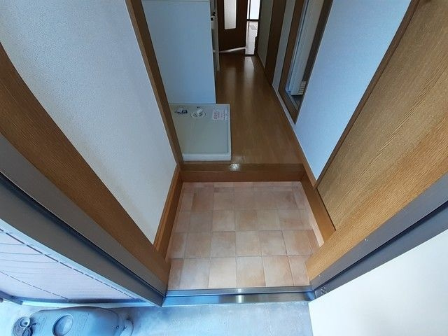 メゾンフルールＢの玄関