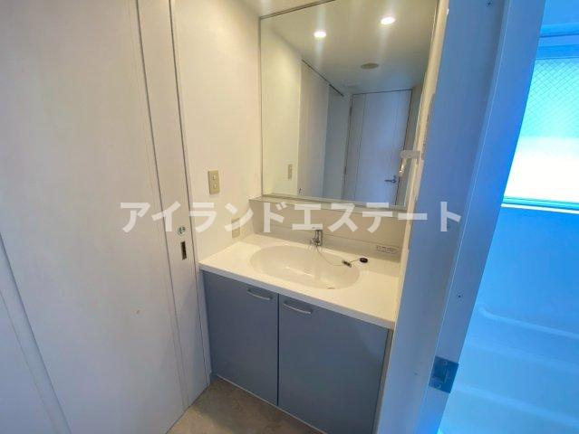 ステランテ駒沢　駅近　南東角部屋　ウォークインクロゼットの洗面所