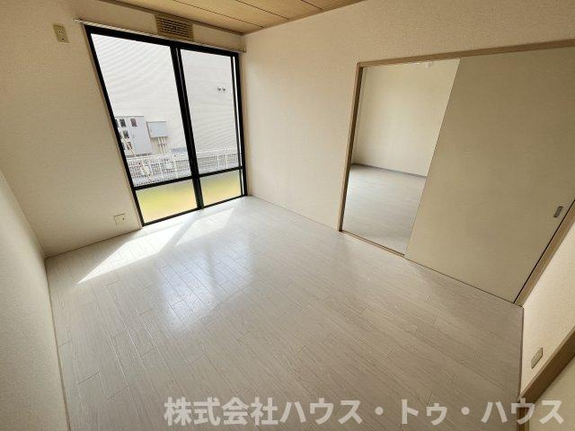 フロイディーハイツの洋室