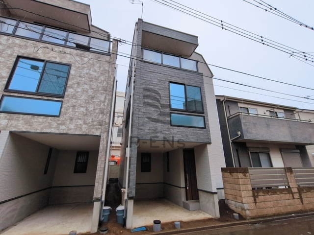 【外観】 | 西東京市下保谷１丁目　新築戸建て　C号棟 | 窓位置や開放的なエクステリアも含めた美しいトータルパッケージ