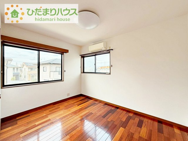 【洋室】 | 筑西市みどり町１丁目　中古戸建 | 木の温もりがやさしいフローリング♪