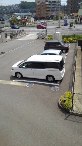 サンライト宗像Ⅲの駐車場|駐車場があるので、車を買う予定の方も安心です