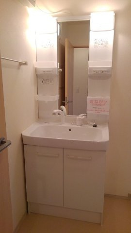 サンライト宗像Ⅲの洗面所|明るい洗面所です