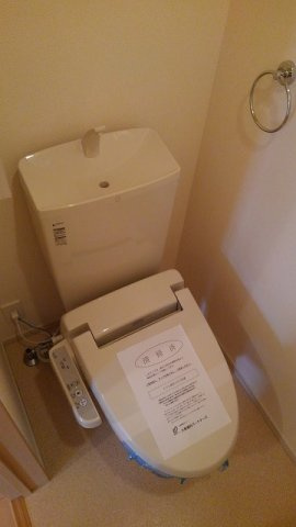 サンライト宗像Ⅲのトイレ|落ち着いたトイレです