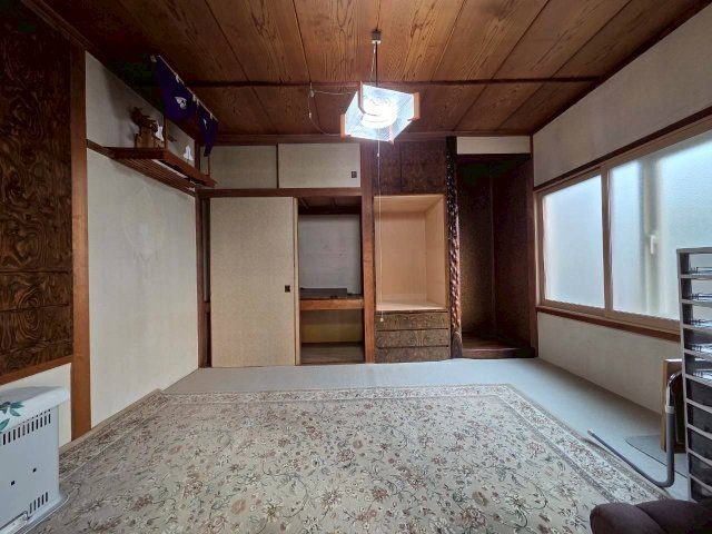 桜ケ岡1丁目　中古住宅の和室|1階6帖