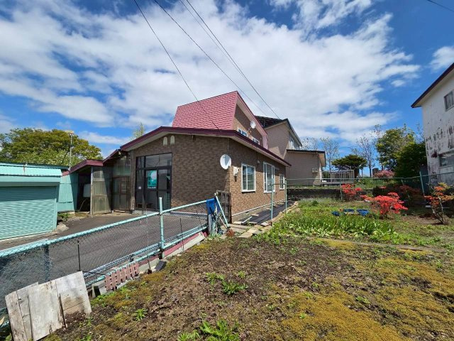 桜ケ岡1丁目　中古住宅の外観|南庭