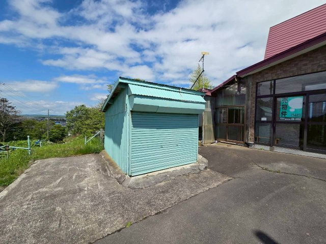 桜ケ岡1丁目　中古住宅の外観|物置付き