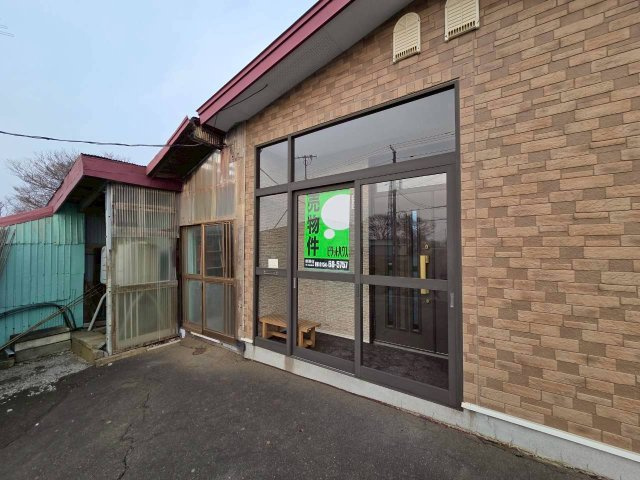 桜ケ岡1丁目　中古住宅のエントランス