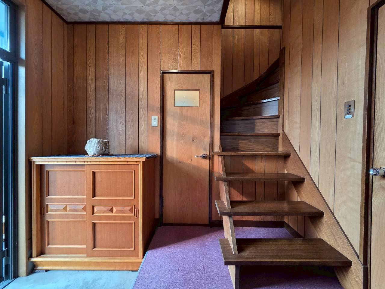 桜ケ岡1丁目　中古住宅の玄関|玄関ホール