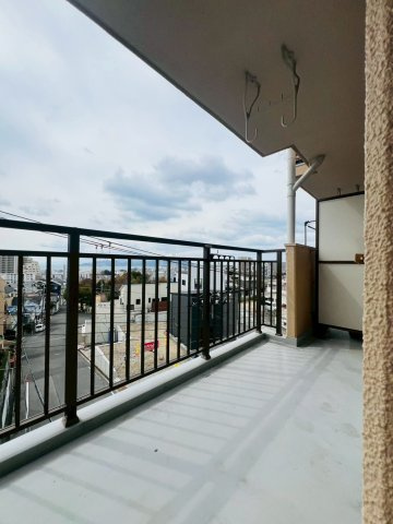 潮見が丘ハイツのバルコニー