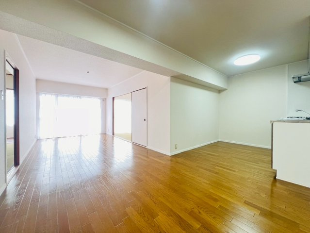 潮見が丘ハイツの居間・リビング