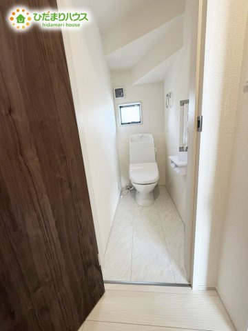 木間ヶ瀬Ⅵ（独立戸建10棟）　新築戸建　9号棟のトイレ|トイレは1F、2F共に完備！取り合いになることがありませんね(^^)/							
