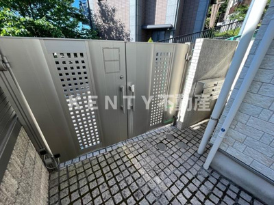 【エントランス】 | テラスハウス山王 | 建物の内部です