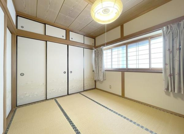 【和室】 | 室内にいても、たっぷりの陽光と爽やかな風を感じて頂ける、開放感あふれる居室です。