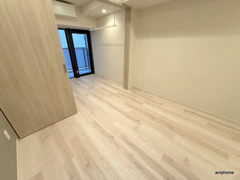 K-COURT谷町四丁目　仲介手数料無料の居間・リビング