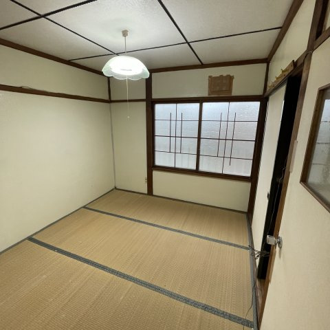 斉藤アパートの和室|和室ならではの温かな和の空間で寛ぎの時間を過ごせます