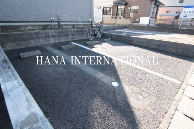 レオパレスハサマミナミの駐車場