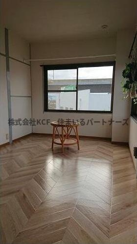 寿マンションの居間・リビング|使いやすい居間です