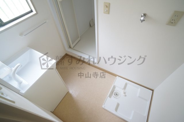 千種4丁目戸建ての洗面所