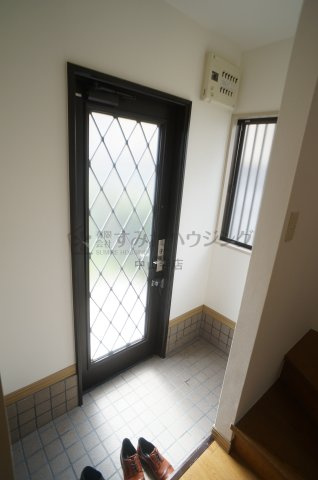 千種4丁目戸建ての玄関