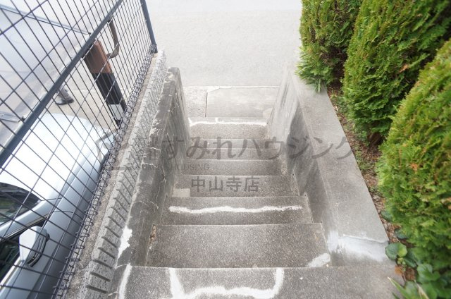 千種4丁目戸建てのエントランス
