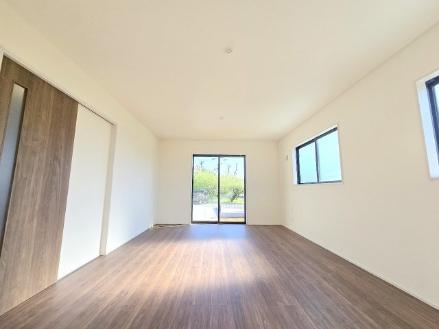 西多摩郡瑞穂町箱根ヶ崎　全２棟の居間・リビング
