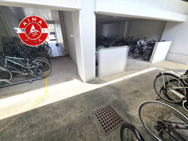 原グリーンハイツの駐輪場|屋根付きの駐輪場なので雨の日でも安心です。