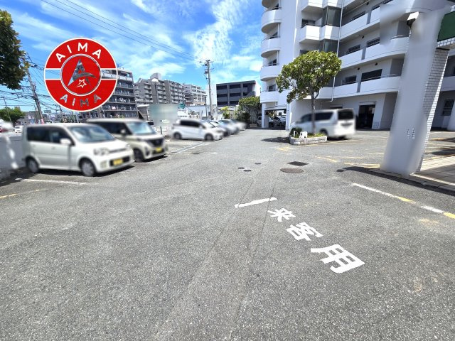 原グリーンハイツの駐車場|ゆったりとしたスペースがある駐車場です。