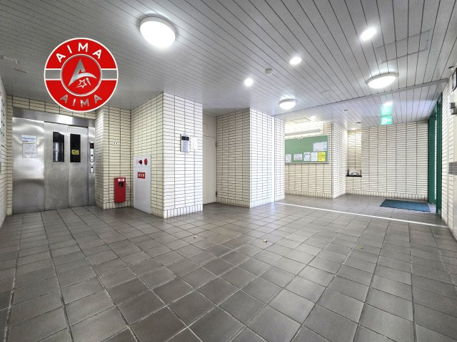 原グリーンハイツのロビー|温かみのあるエントランスロビーです。