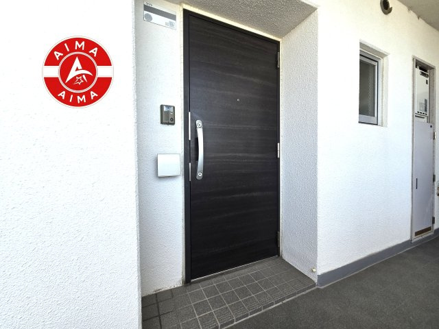 原グリーンハイツの玄関|きれいに整えられた外玄関で、住まいの第一印象も良好です。