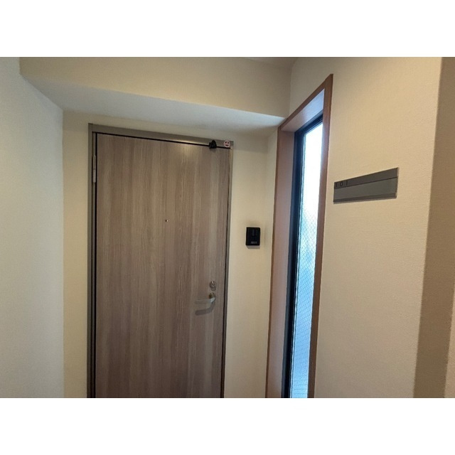 リブレス新河岸Ⅴ　旧新河岸元寮の玄関