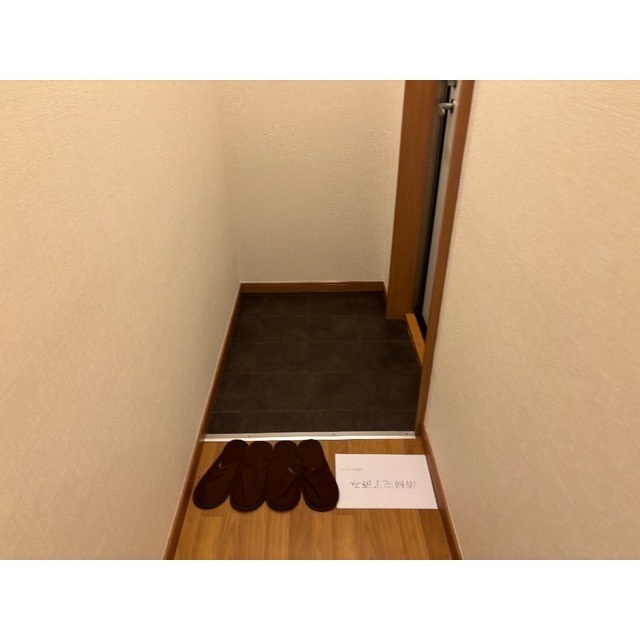 リブレス新河岸Ⅴ　旧新河岸元寮の玄関