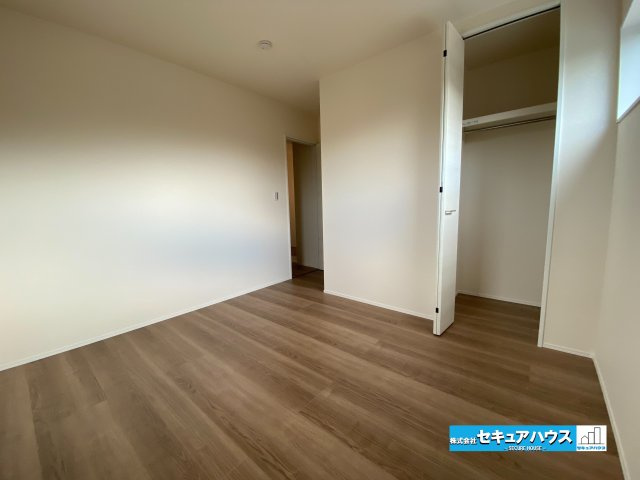 【完成】知多市梅が丘1丁目の洋室|【洋室】
◆使い勝手の良い洋室は、全居室にクローゼットを完備しており、お荷物が多い方でもすっきり暮らせます。　　　　　　　　　　　　　　　　　　　　　　　　　　　　　　　　　　　　　　　　　　　　　　