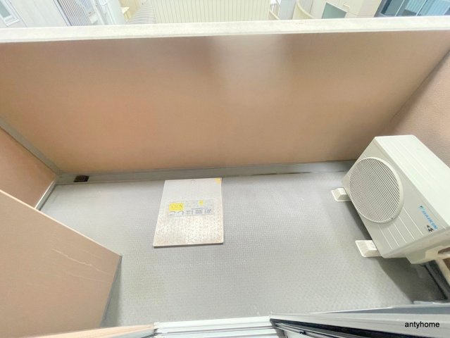 クロスレジデンス大阪新町　仲介手数料無料のバルコニー