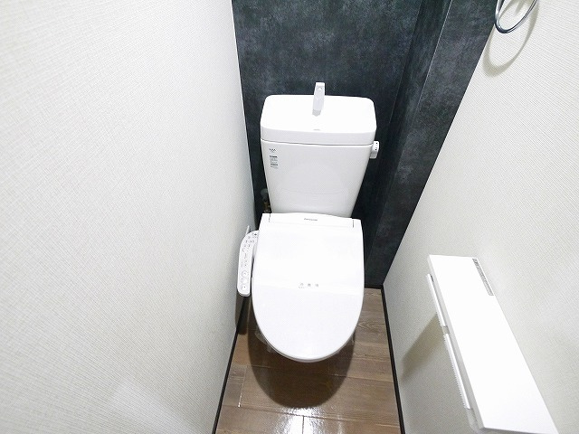 サルベージヤードのトイレ|落ち着いたトイレです