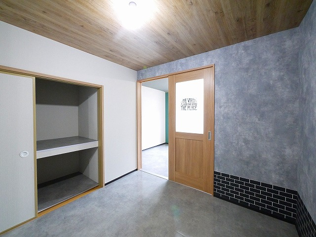 サルベージヤードの居間・リビング|使いやすいリビングです