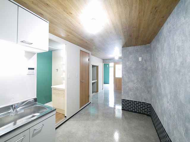 サルベージヤードのキッチン|キッチンでお料理をお楽しみください