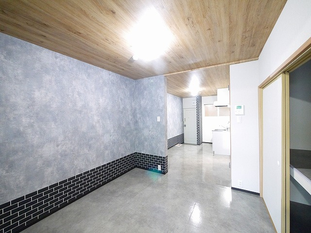 サルベージヤードの居間・リビング|おしゃれなリビングです