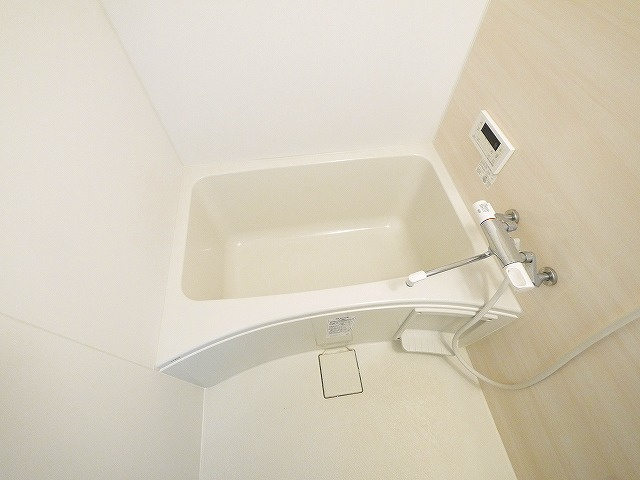 サルベージヤードの浴室|ゆったり過ごせるお風呂です