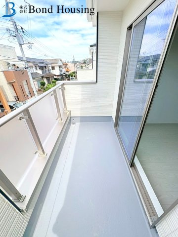 LDK20帖超え　WIC付収納豊富　西舞子９丁目 １号棟　新築戸建のバルコニー