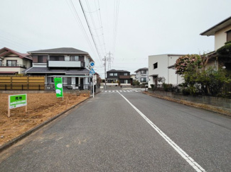【前面道路含む現地写真】