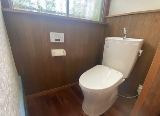  勅使河原貸家のトイレ