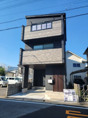 【外観】 | 川口市元郷４丁目　新築戸建 | 南道路に面し陽当り良好です