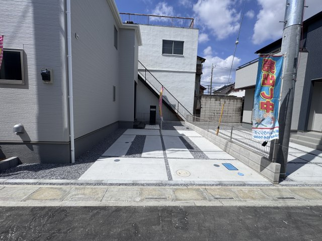 三郷市鷹野４丁目新築戸建【鷹野小学校：9分】の駐車場|5号棟駐車スペース