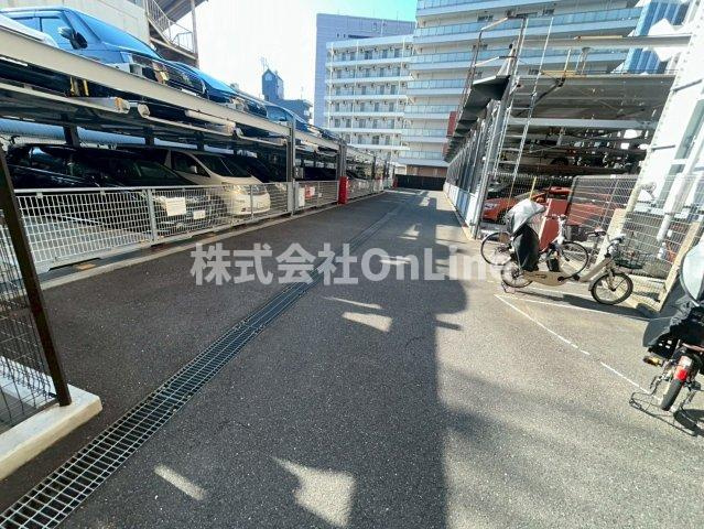 グラマシー京橋の駐車場