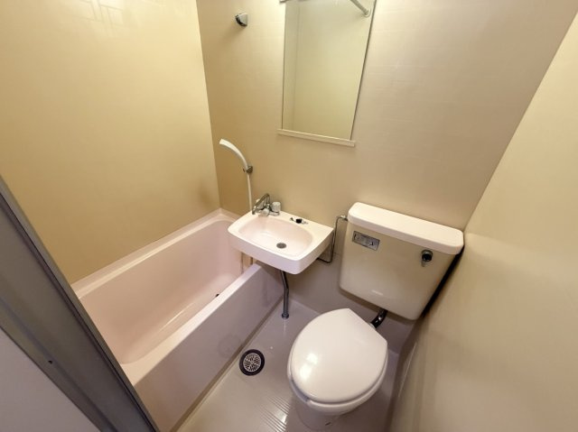 林泉第7ビルの浴室|落ち着いた空間のお風呂です