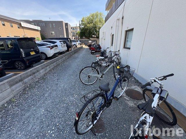 林泉第7ビルの駐車場|駐車スペースもあります